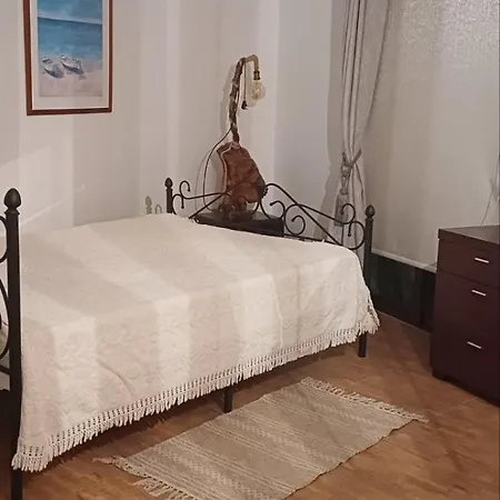 Сasa de vacaciones House In Village Square *